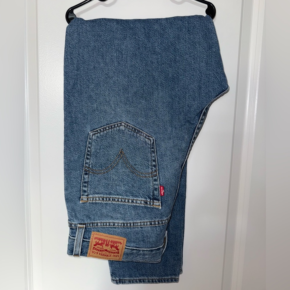 High Waisted Mom Levi Jeans